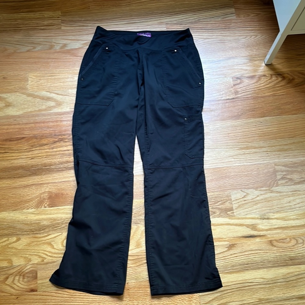 Purple Label Yoga by Healing Hands scrub bottoms size small. Black
